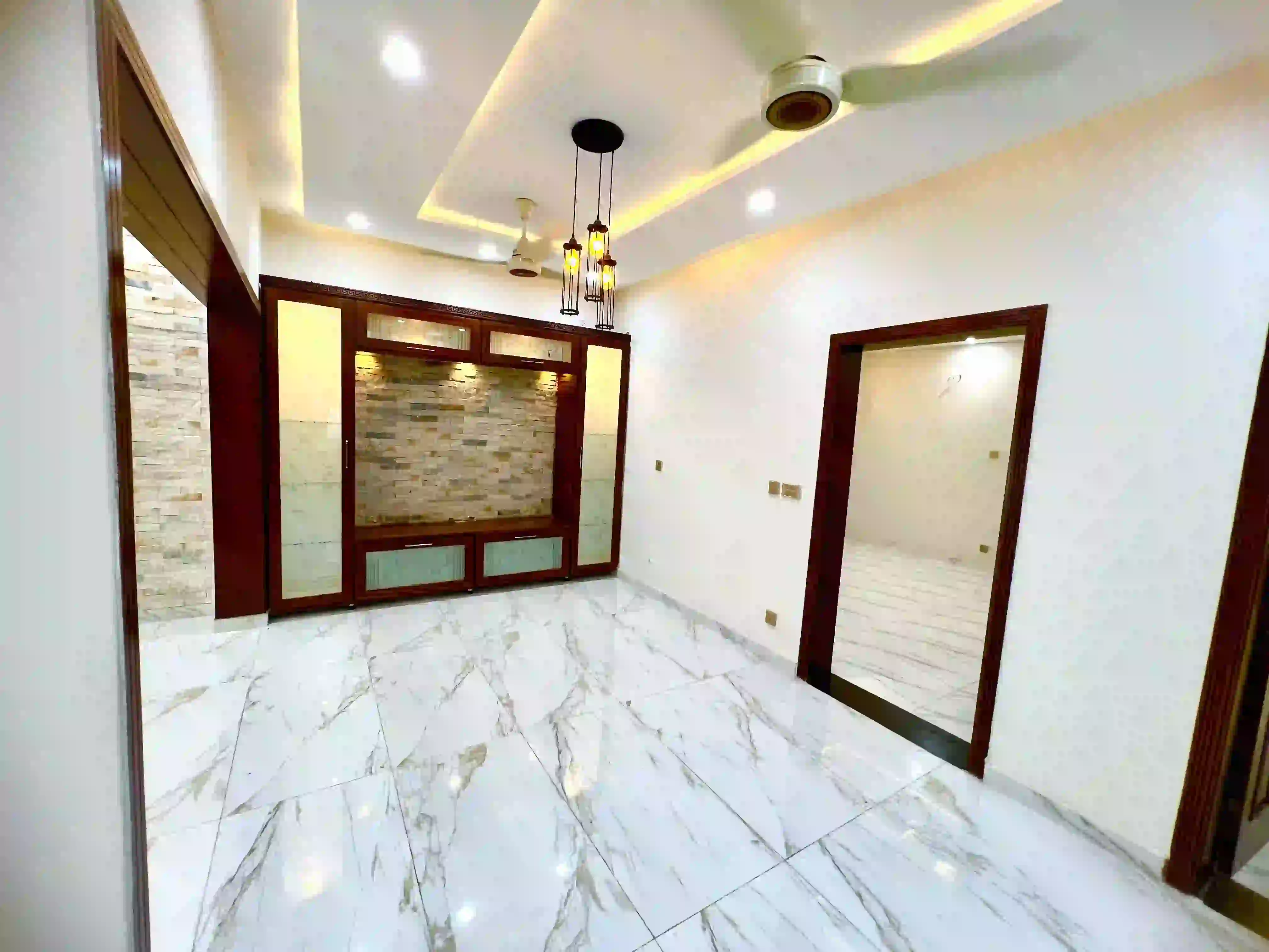 House for sale in F17